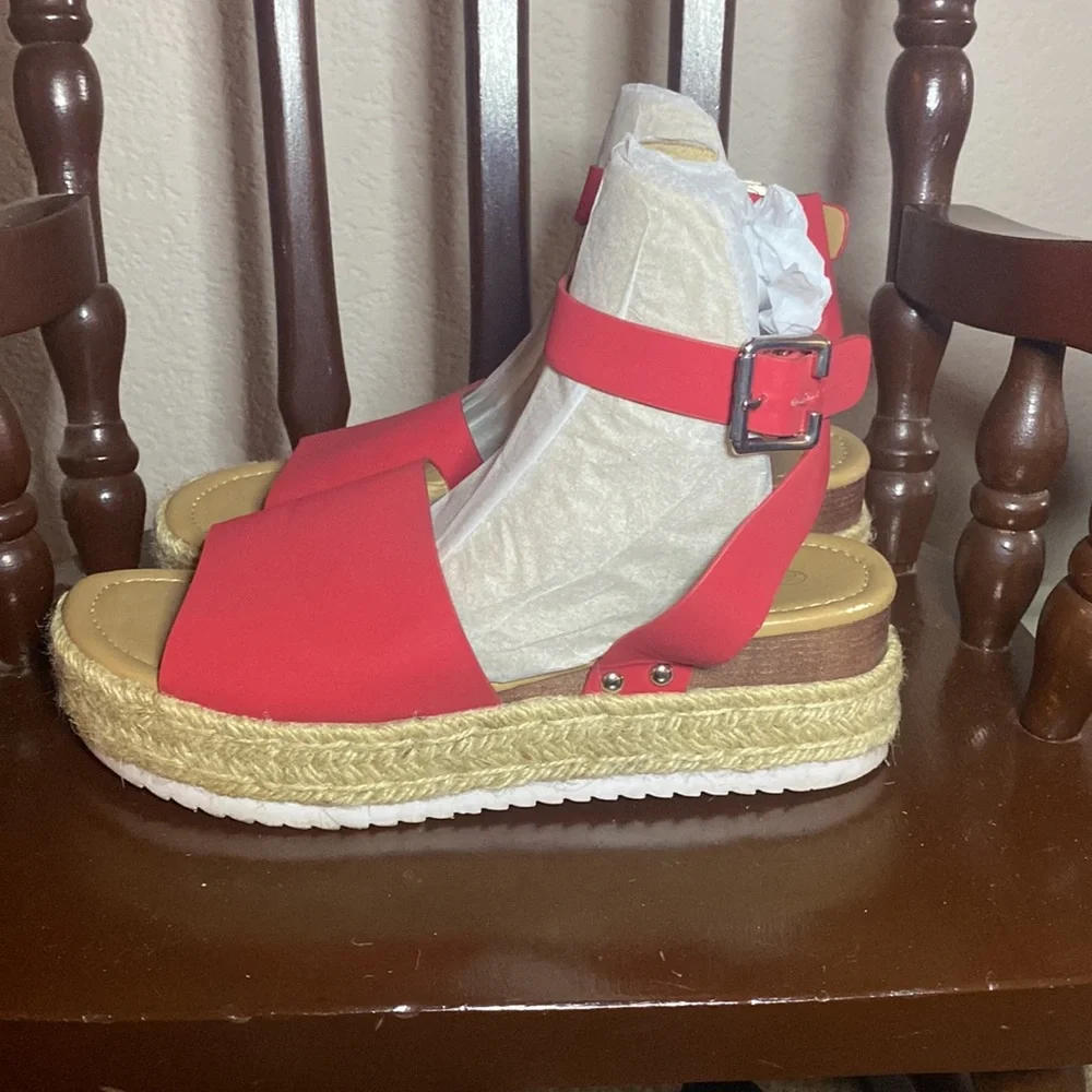 Red Strap Forever Sandals - Picture 2 of 11